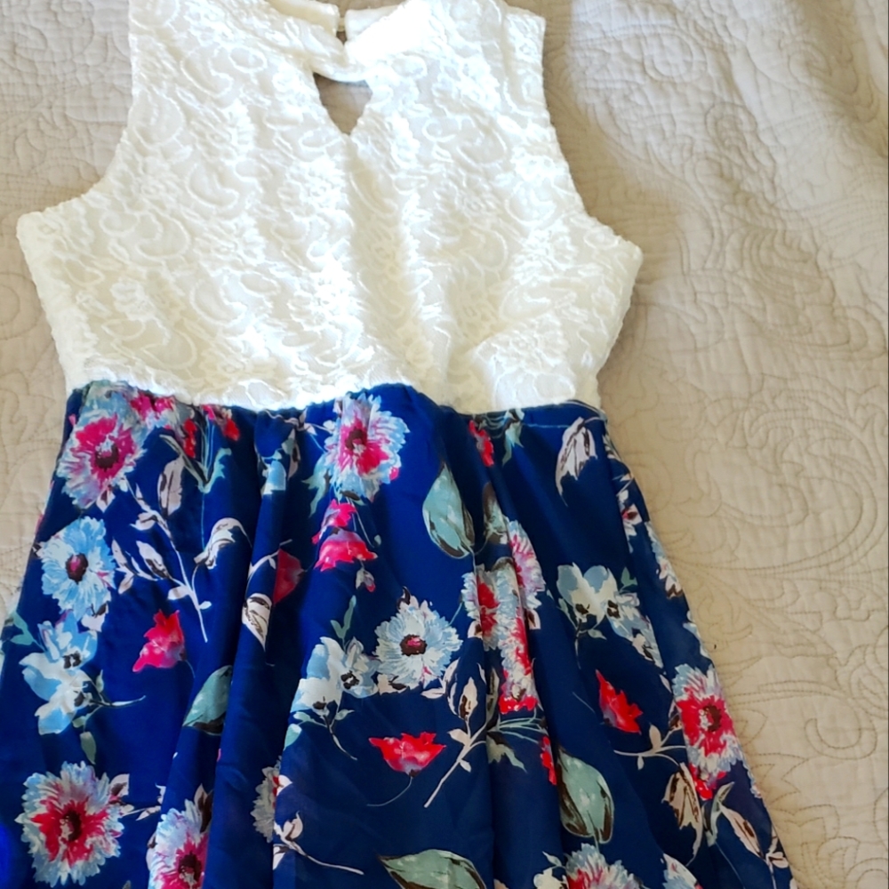 Girls dress